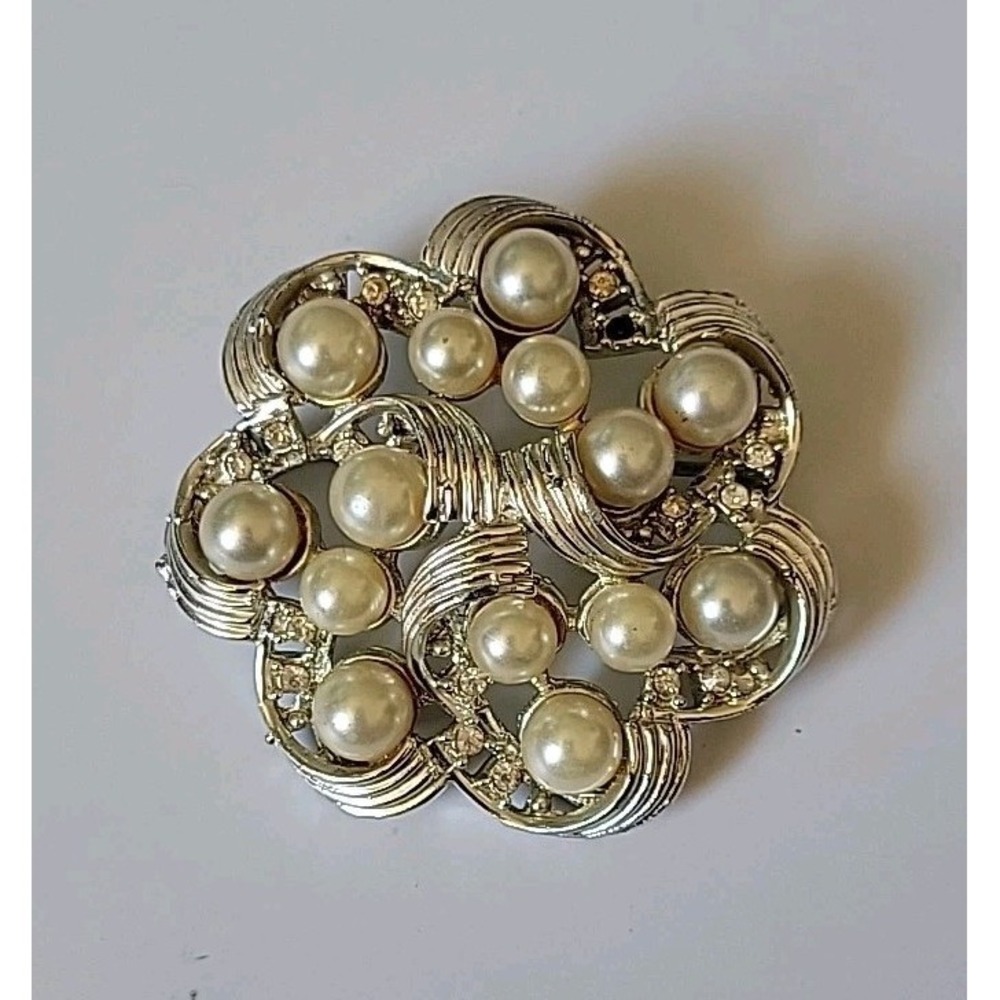 Vintage Brooch Pin Faux Pearl Cluster‎ Atomic Silver Tone Chic Mod Preppy Retro